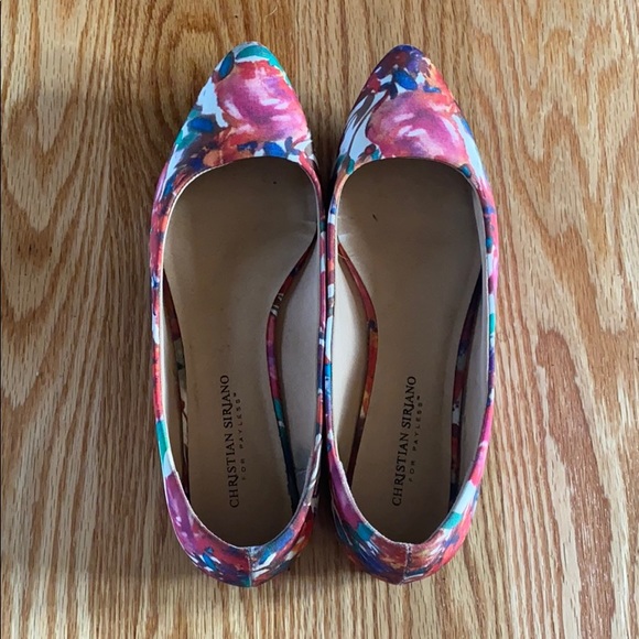 Floral Flats - Picture 1 of 2